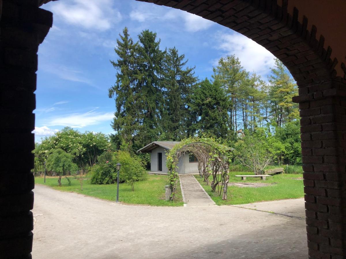 Villa Bonelli Bed & Fest Savigliano Exteriör bild
